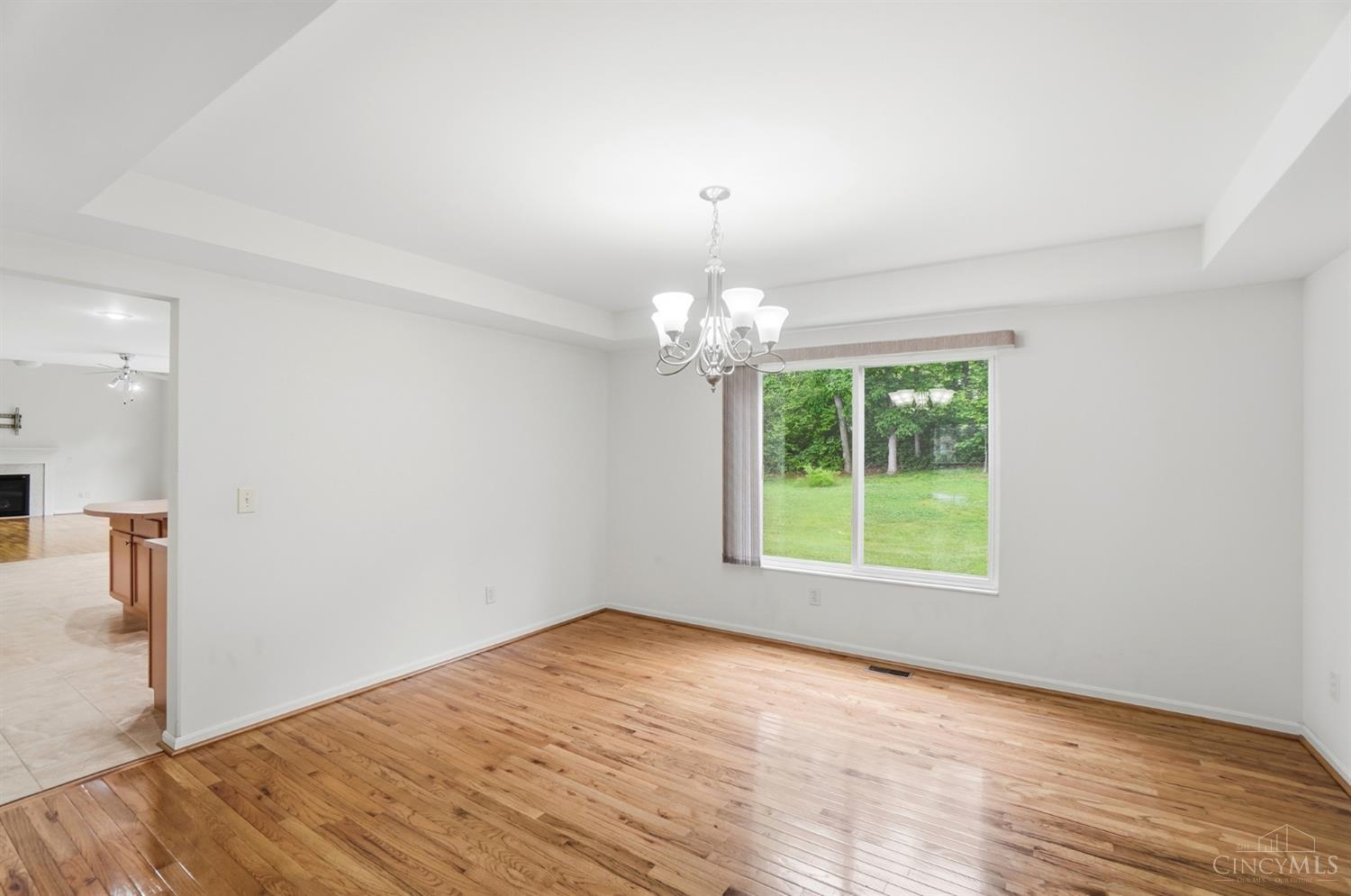 6211 Avebury Court