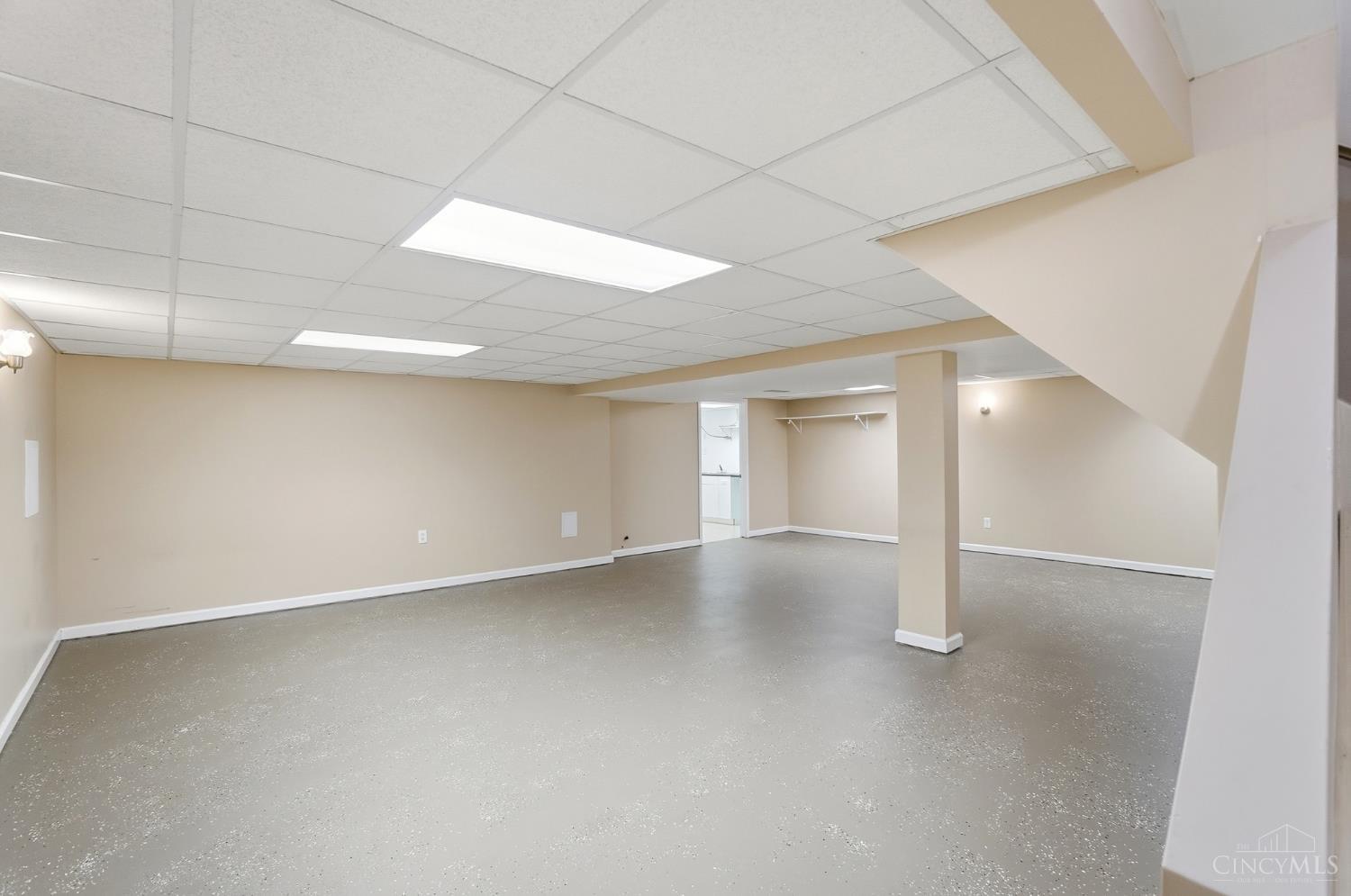 6211 Avebury Court