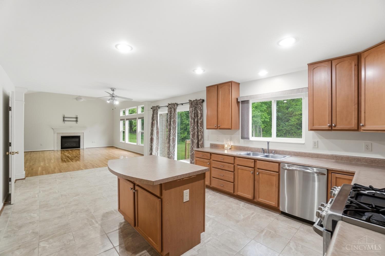 6211 Avebury Court