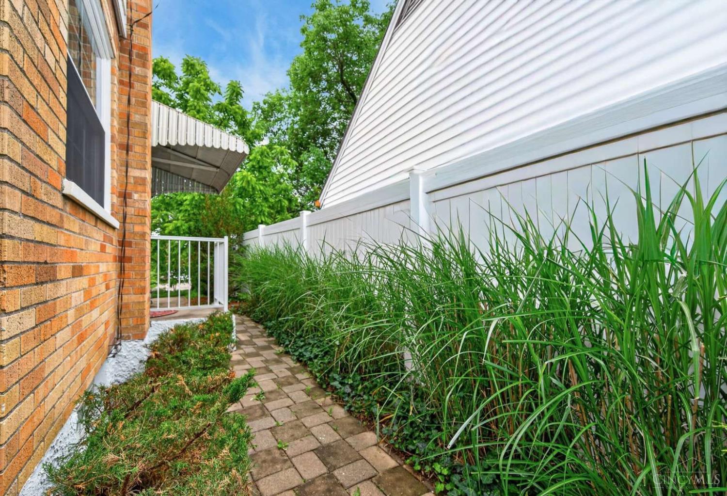 998 Vacationland Drive