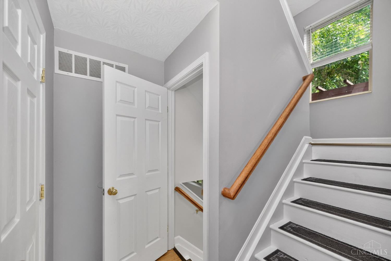 218 Heffron Circle