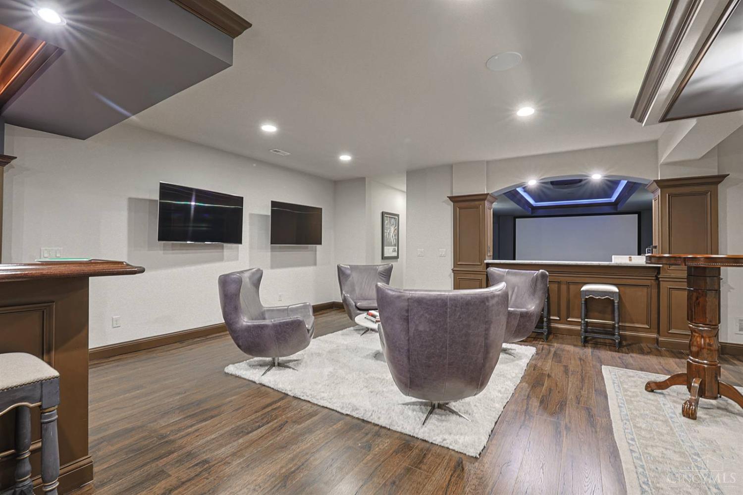 8880 Bayside Court
