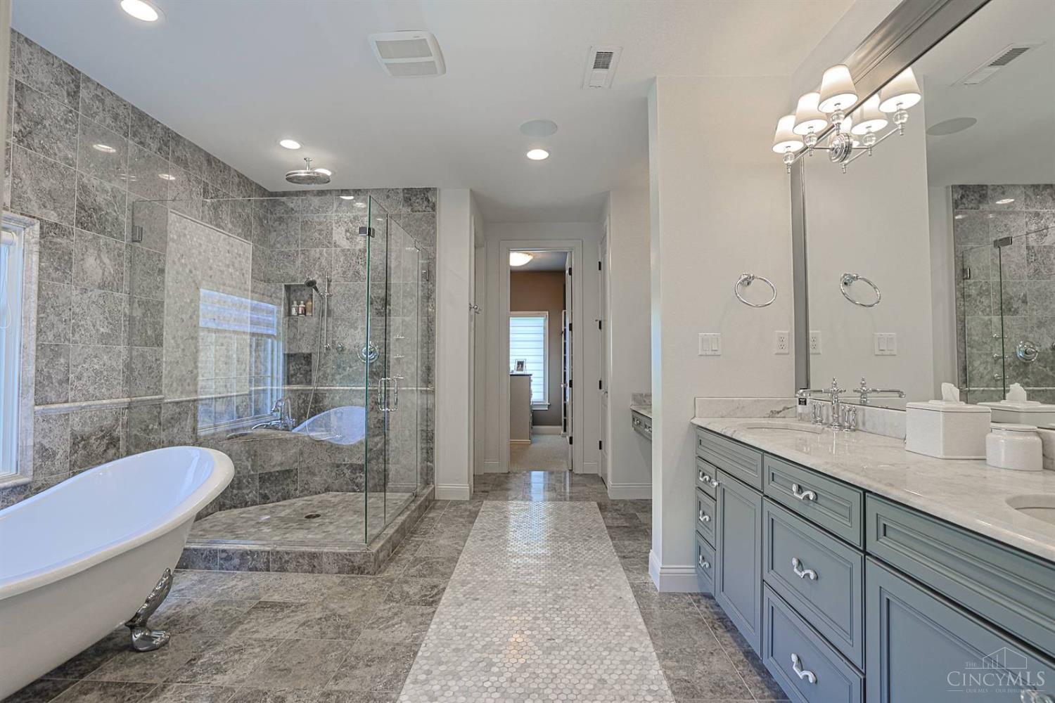 8880 Bayside Court