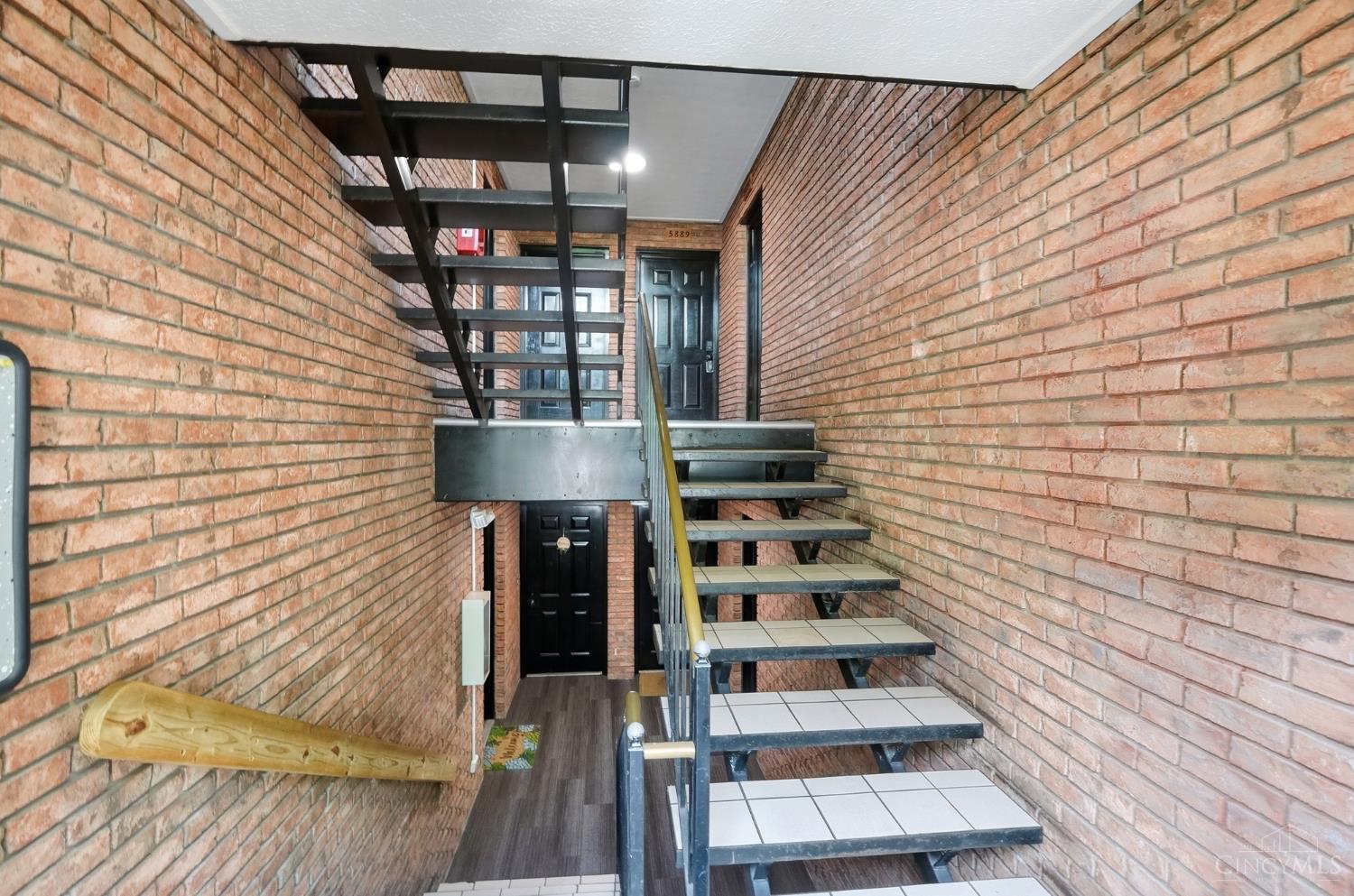 5889 Hanley Close 131