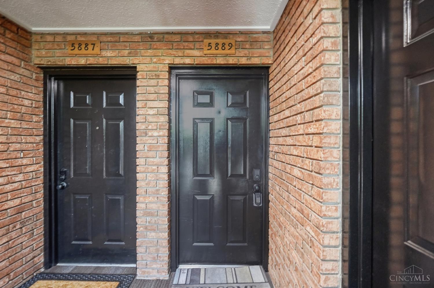 5889 Hanley Close 131