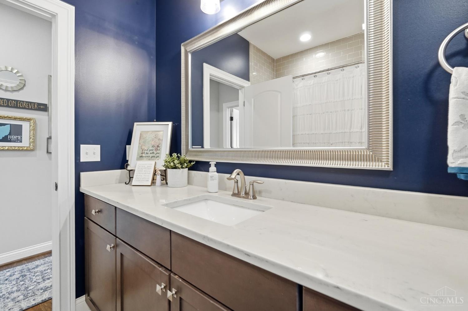 7524 Grand River Court