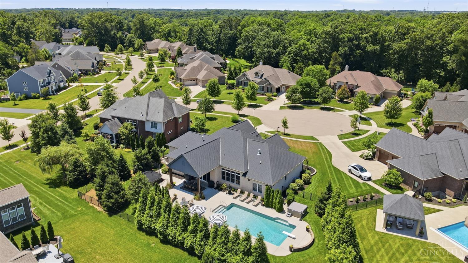 7524 Grand River Court