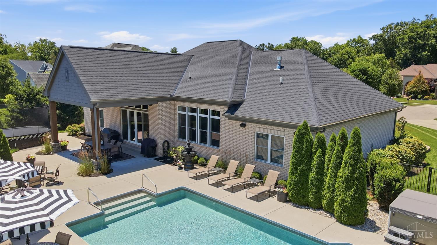 7524 Grand River Court
