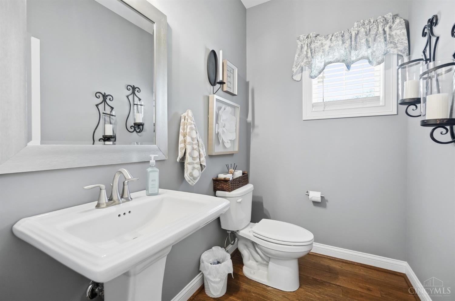 7524 Grand River Court
