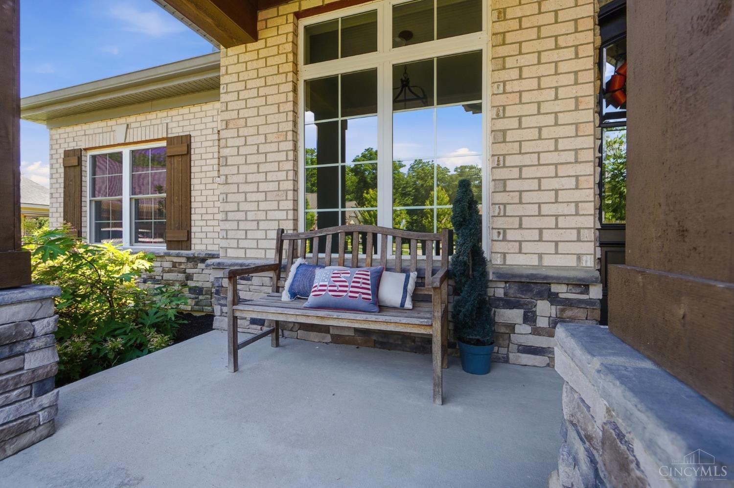 7524 Grand River Court