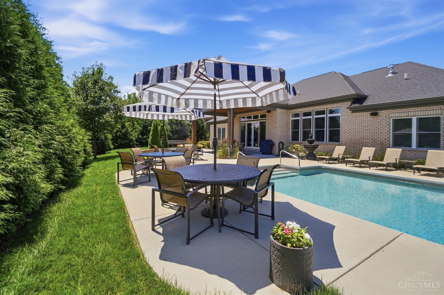 7524 Grand River Court