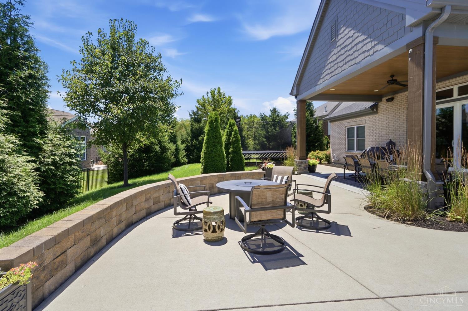 7524 Grand River Court