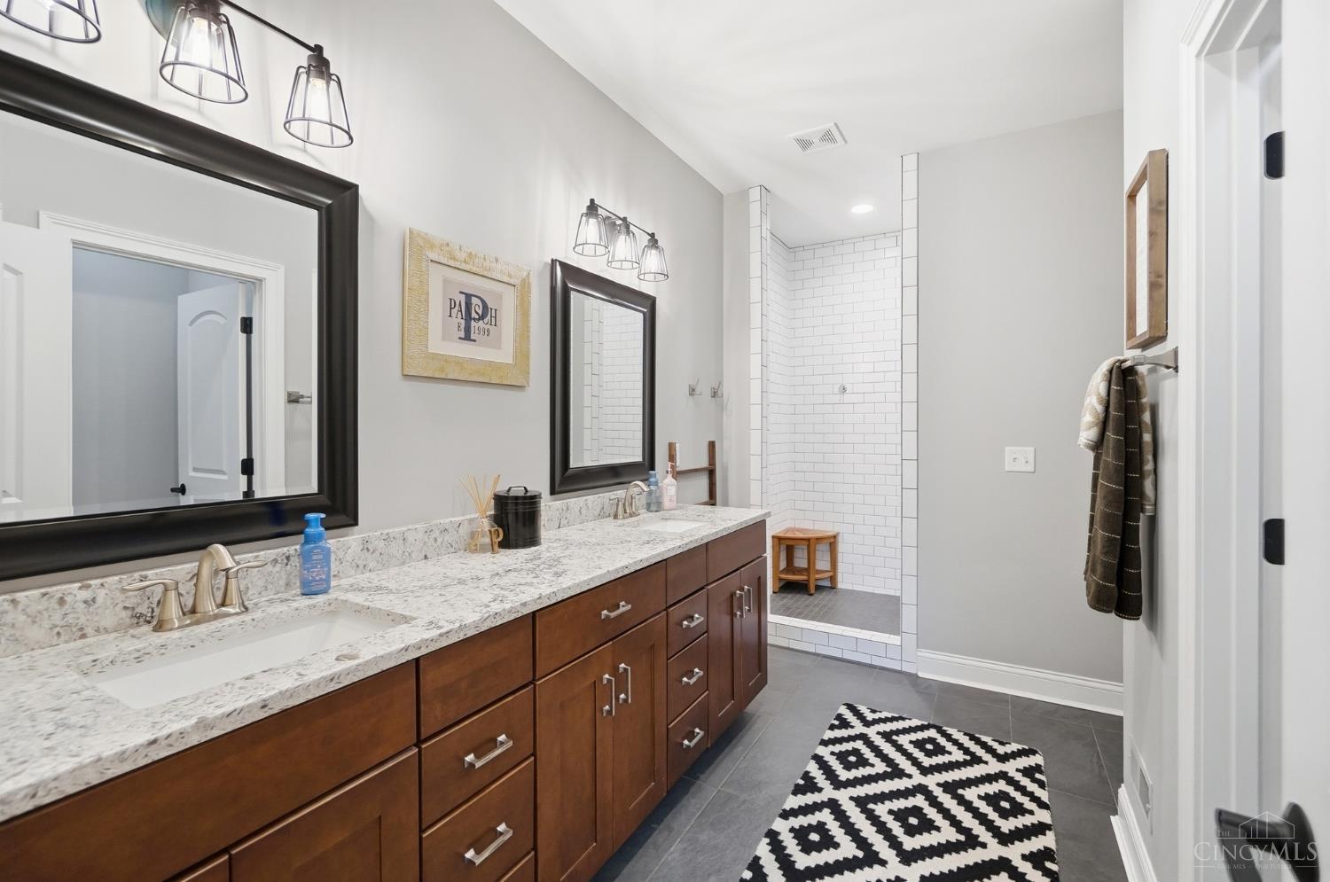 7524 Grand River Court