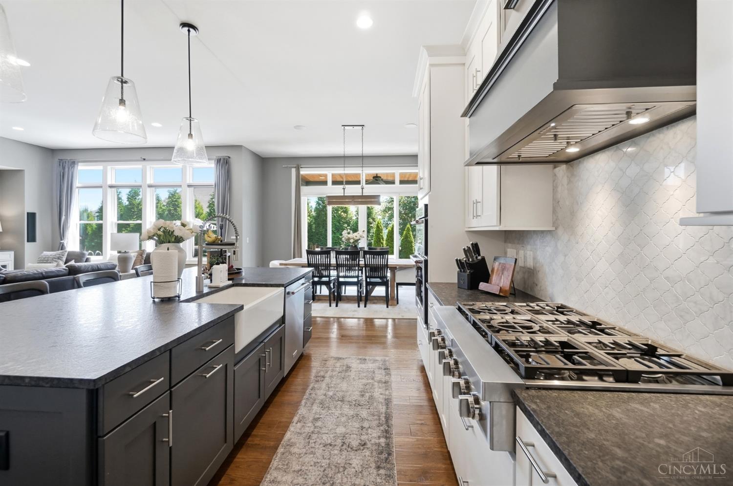 7524 Grand River Court