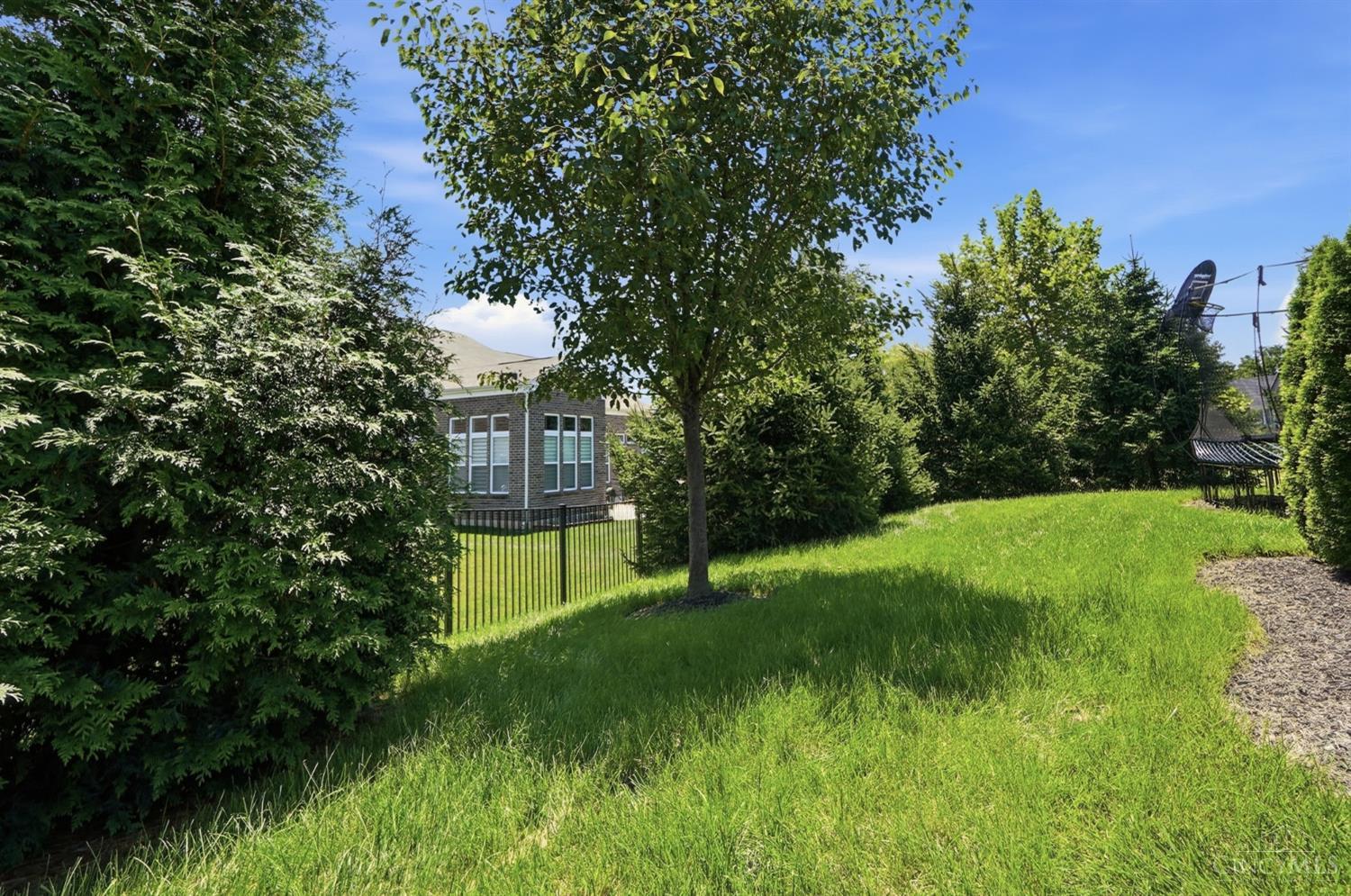 7524 Grand River Court