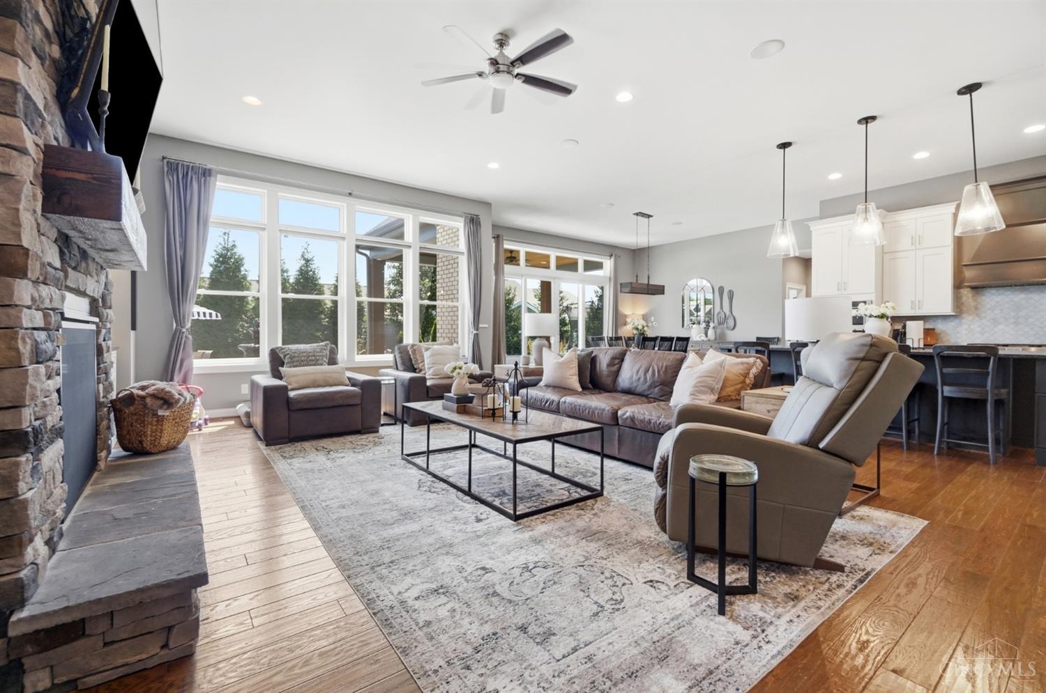 7524 Grand River Court