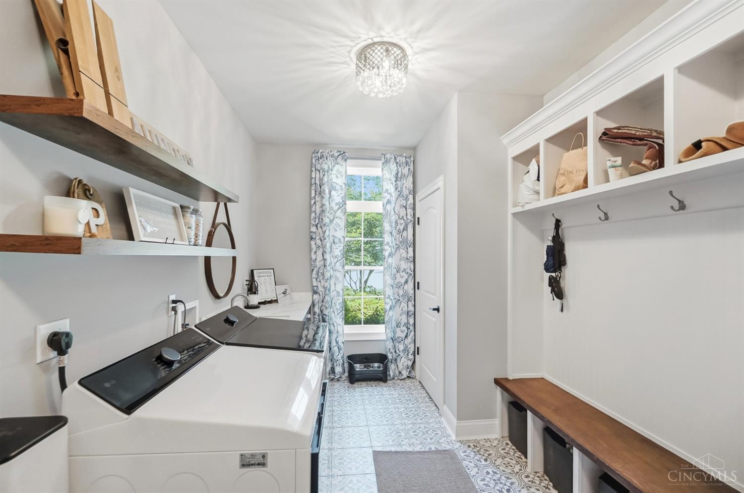 7524 Grand River Court