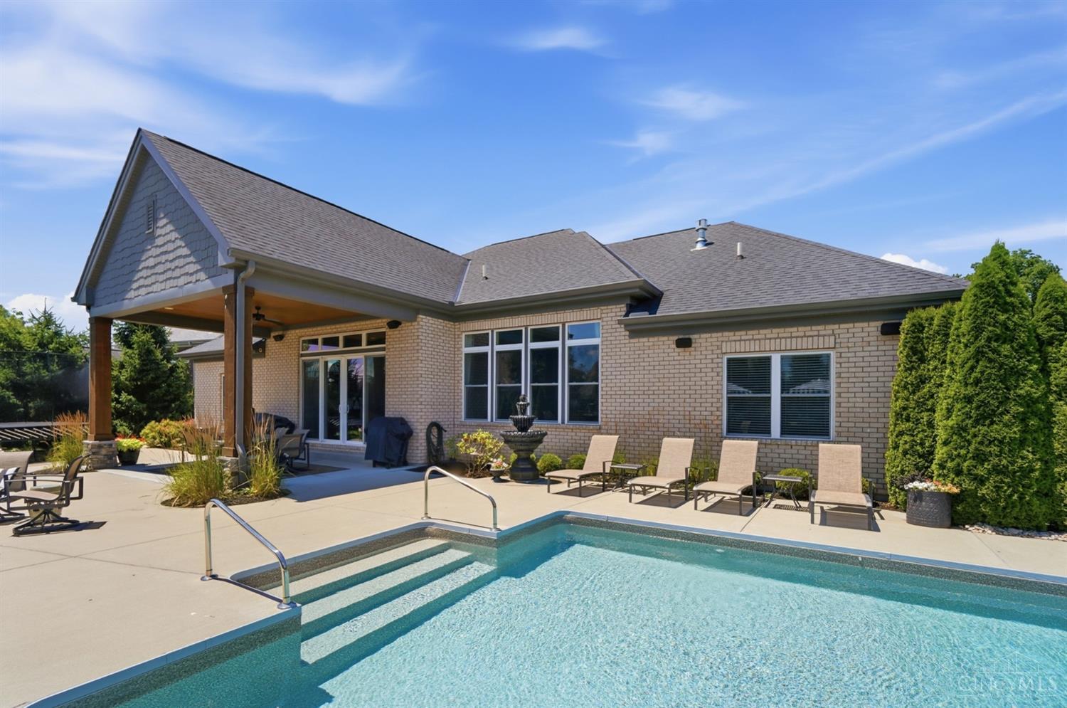7524 Grand River Court