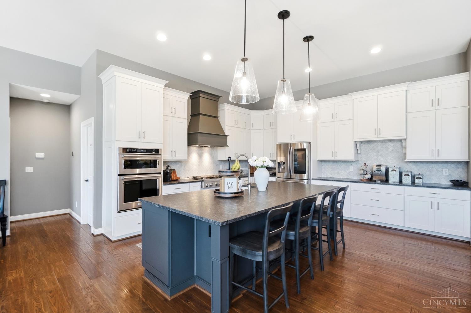 7524 Grand River Court