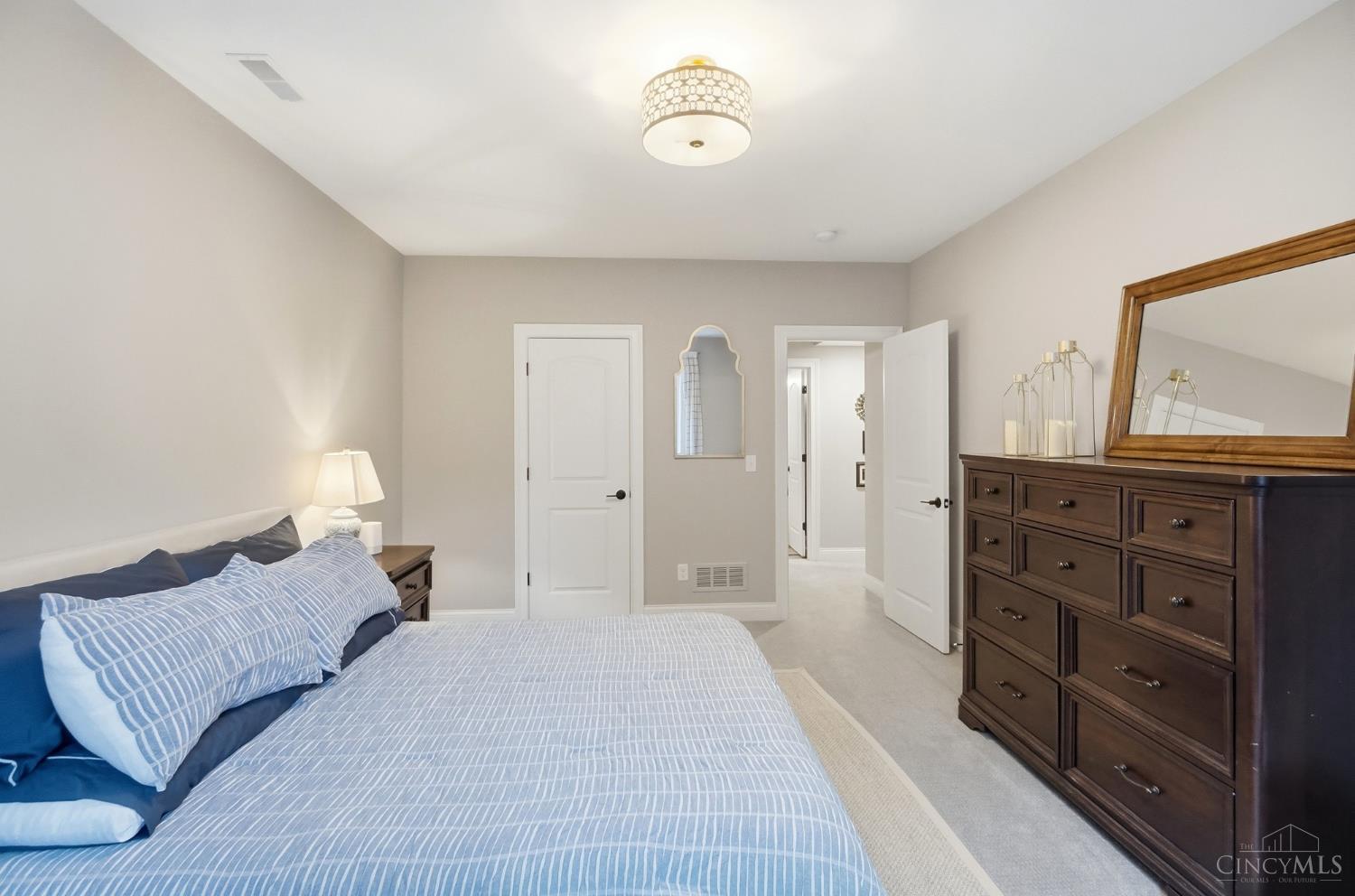 7524 Grand River Court