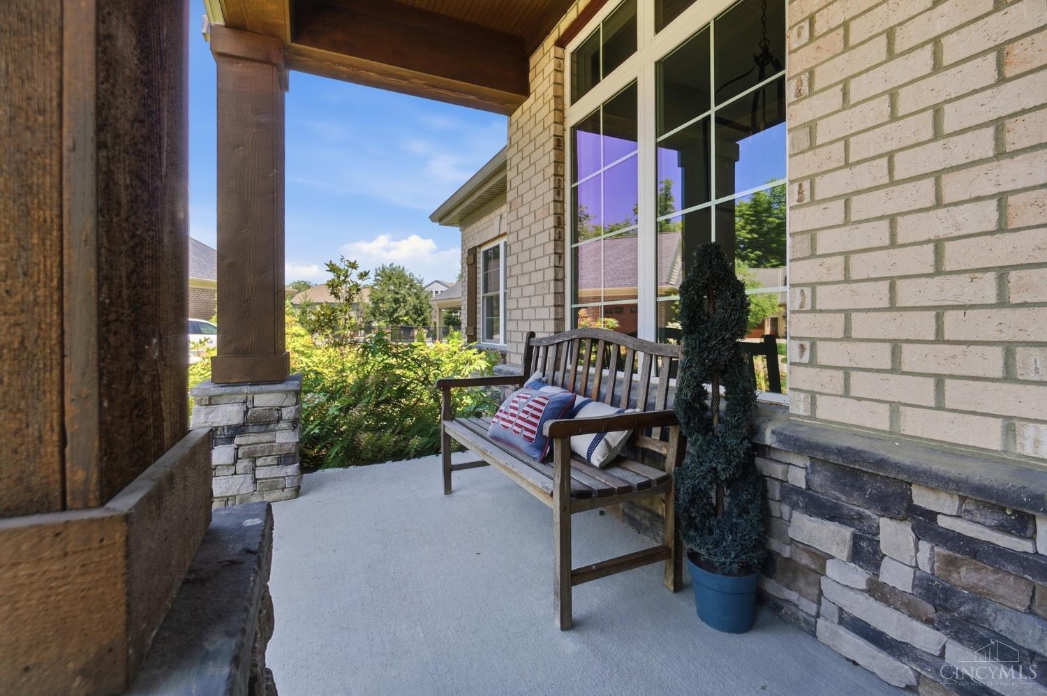 7524 Grand River Court