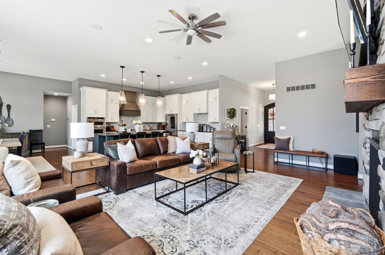 7524 Grand River Court