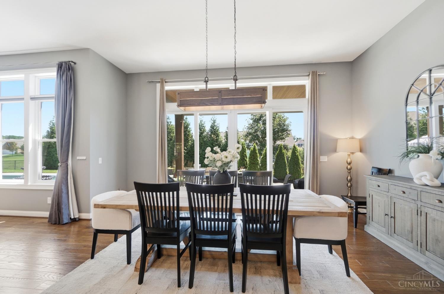 7524 Grand River Court