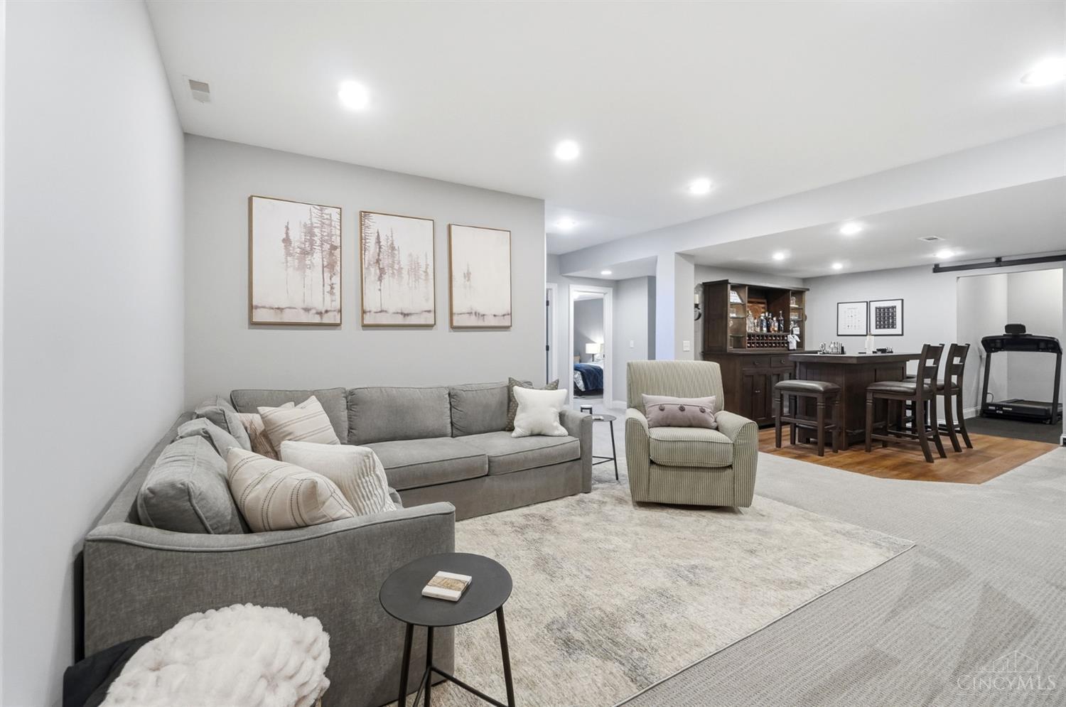 7524 Grand River Court