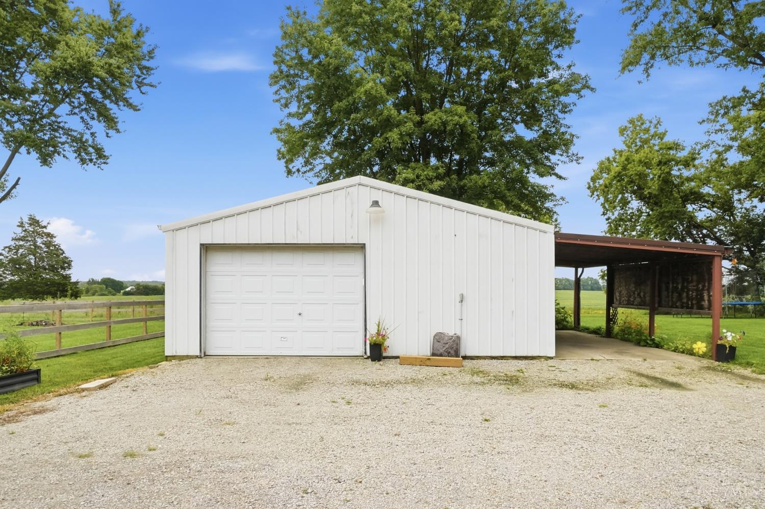 3952 N State Route 42