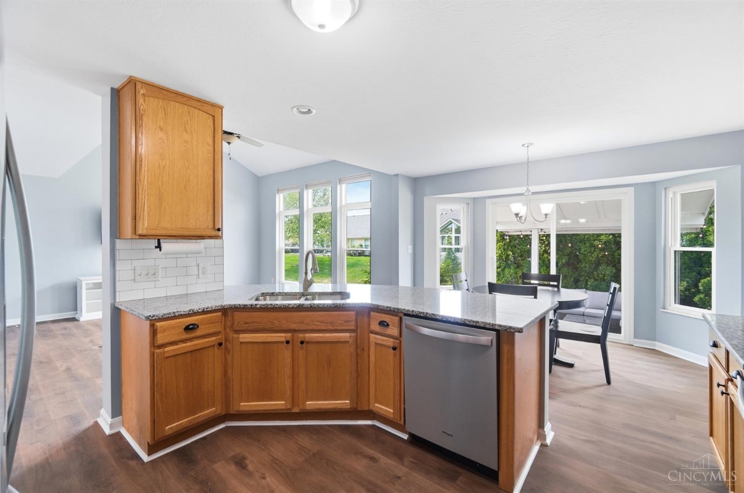 1105 Armitage Court