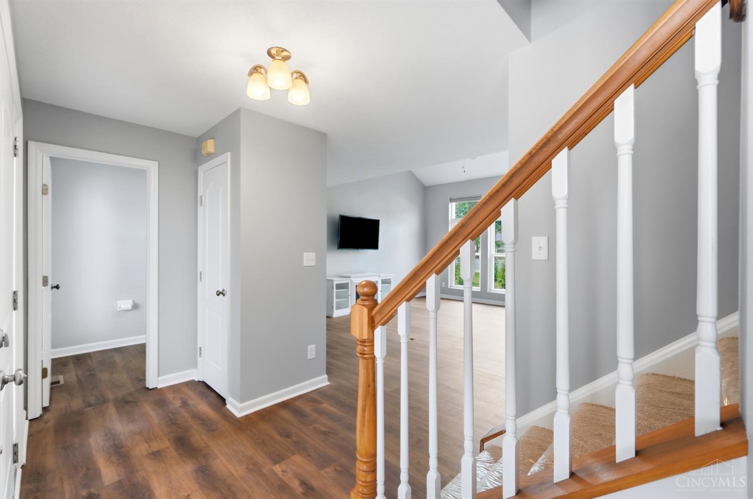 1105 Armitage Court