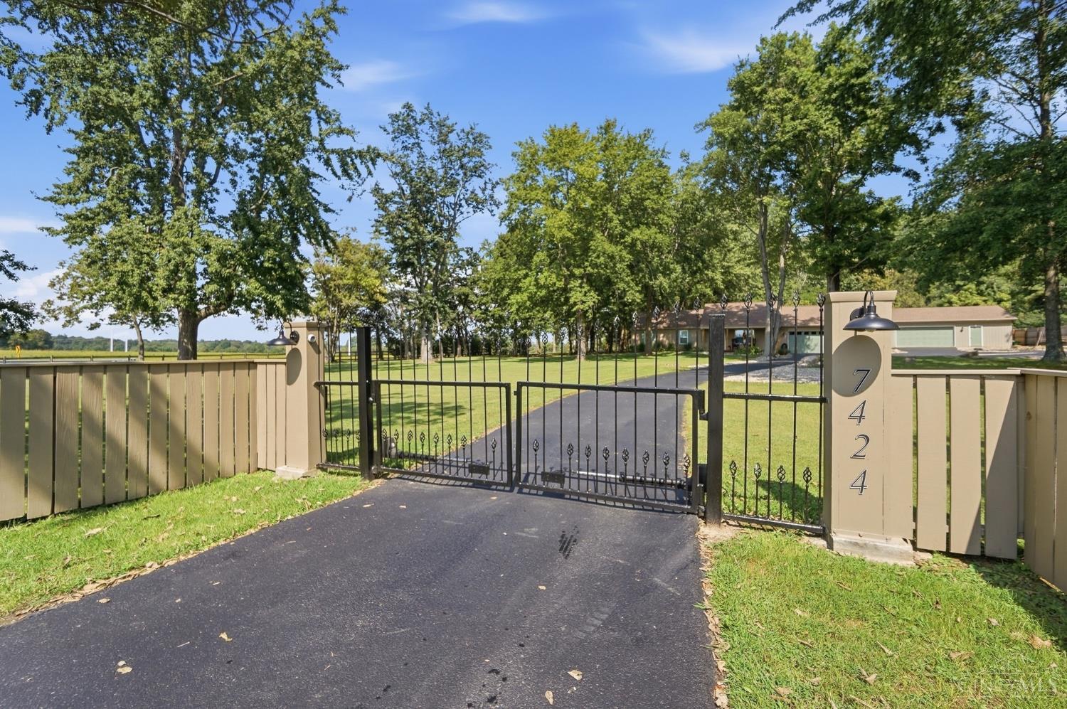 7424 Morrow Cozaddale Road