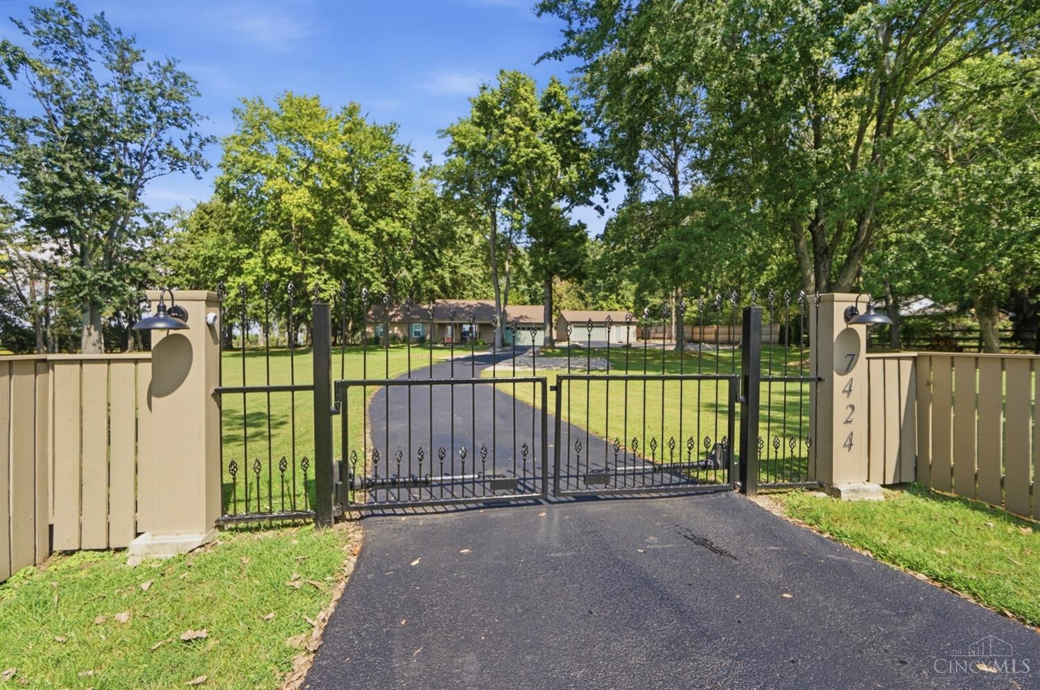 7424 Morrow Cozaddale Road
