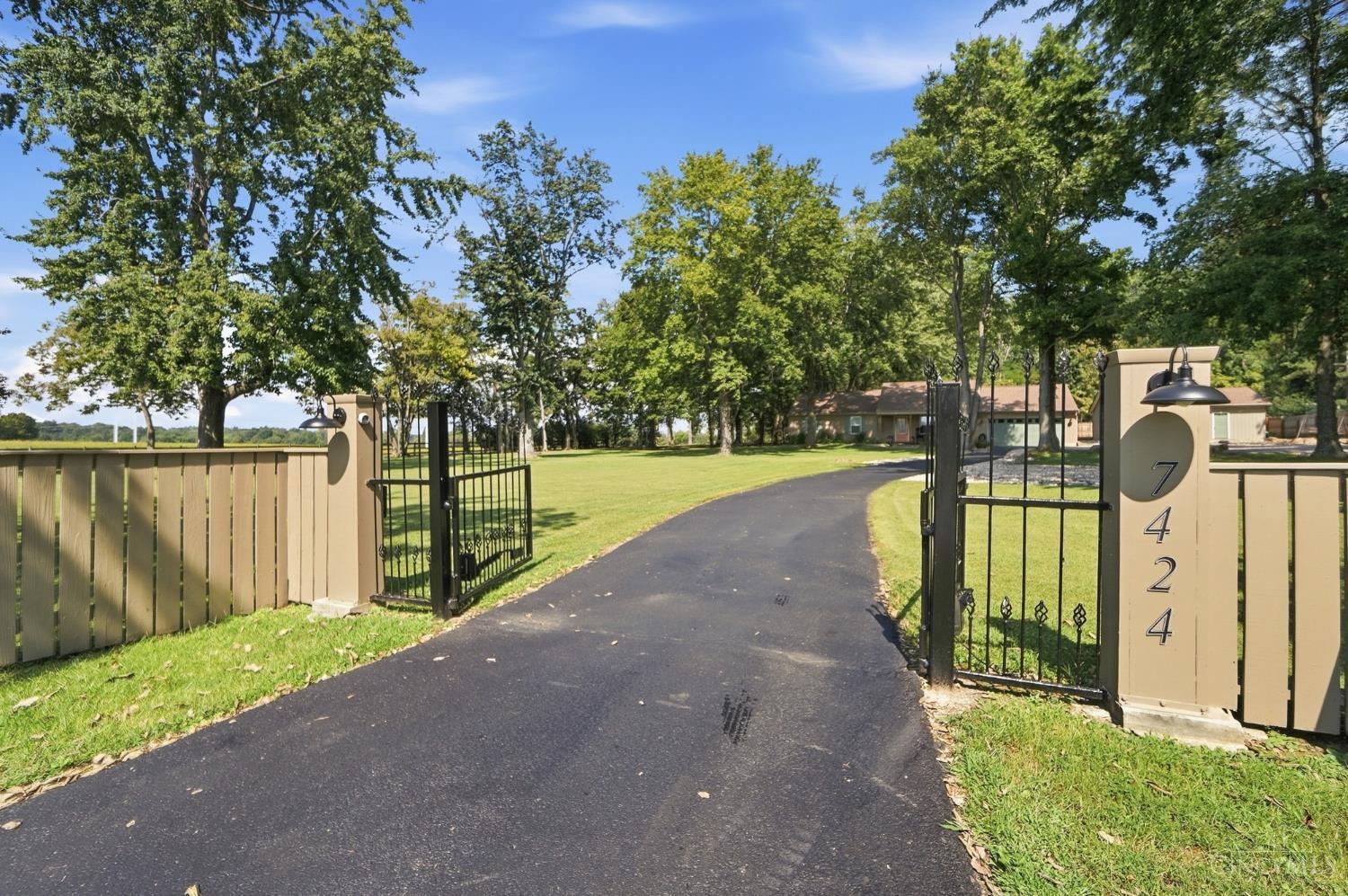 7424 Morrow Cozaddale Road