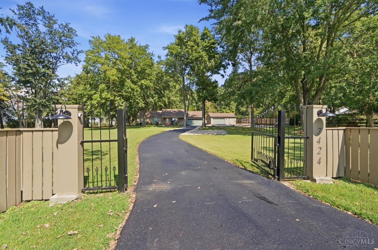 7424 Morrow Cozaddale Road