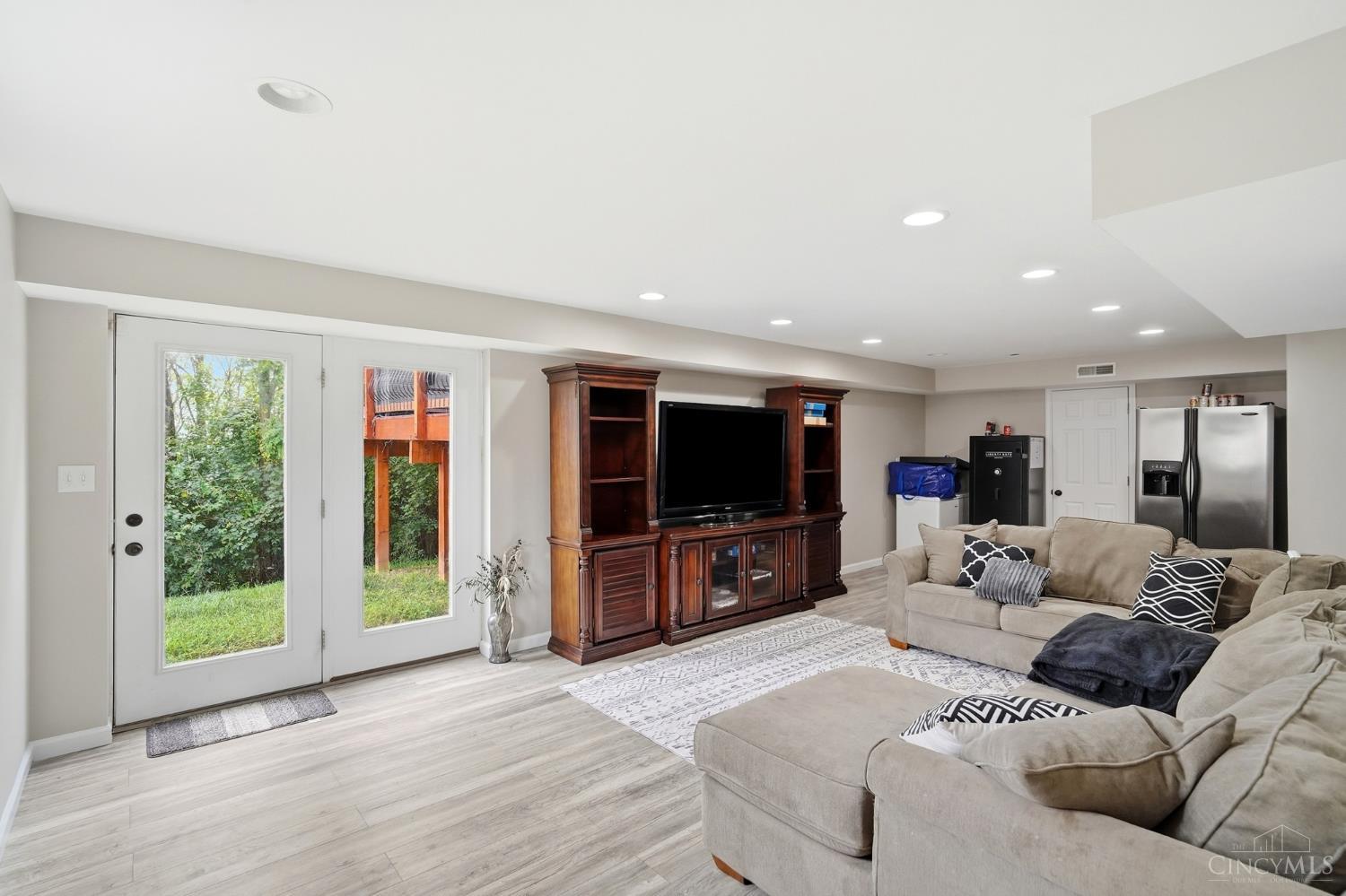 7477 Hunters Creek Lane