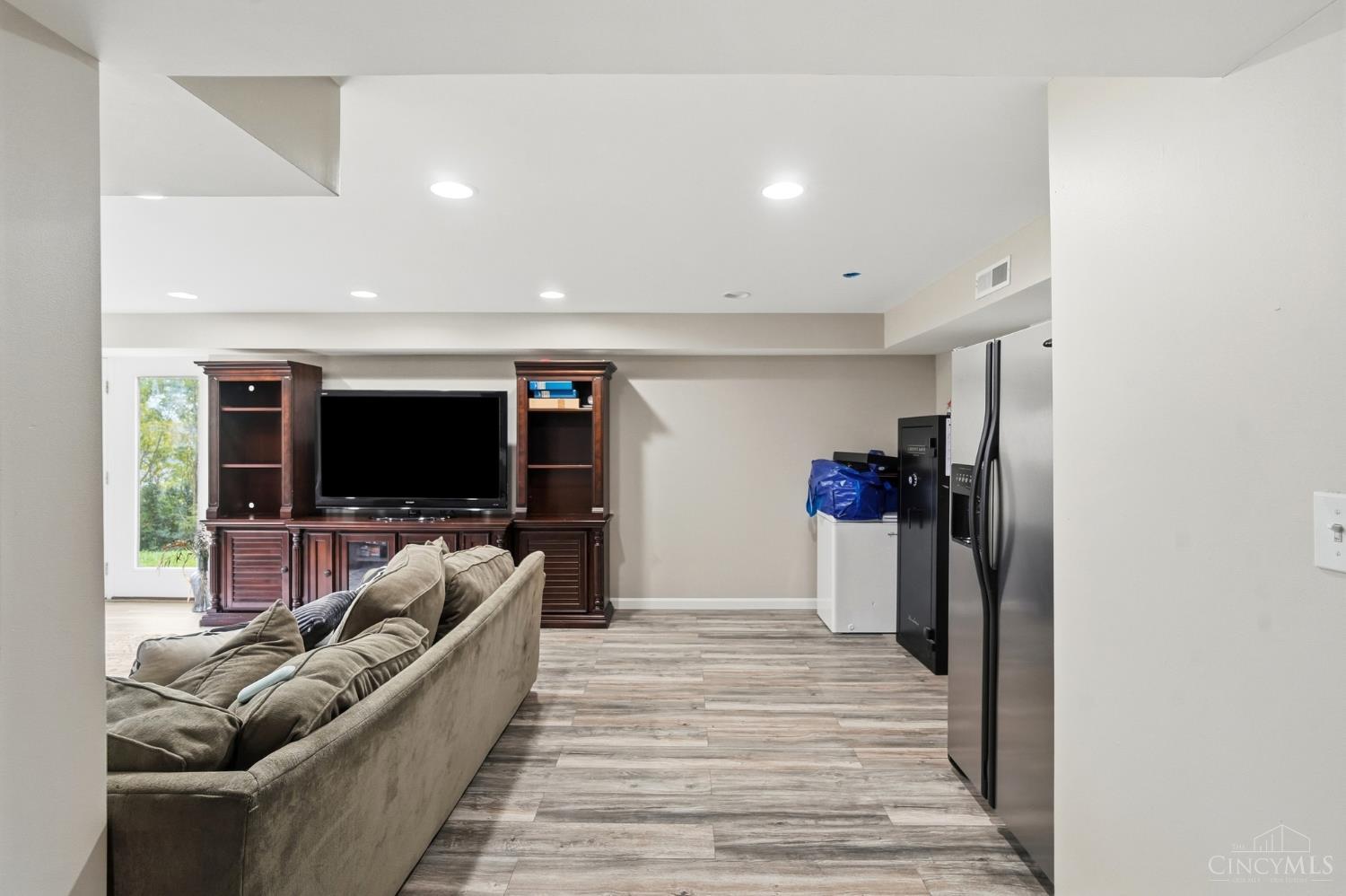 7477 Hunters Creek Lane