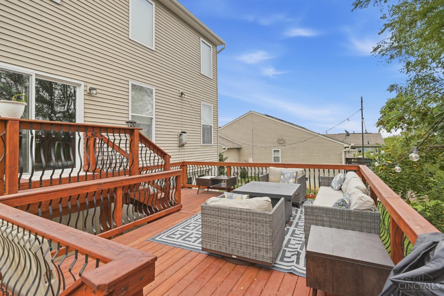 7477 Hunters Creek Lane