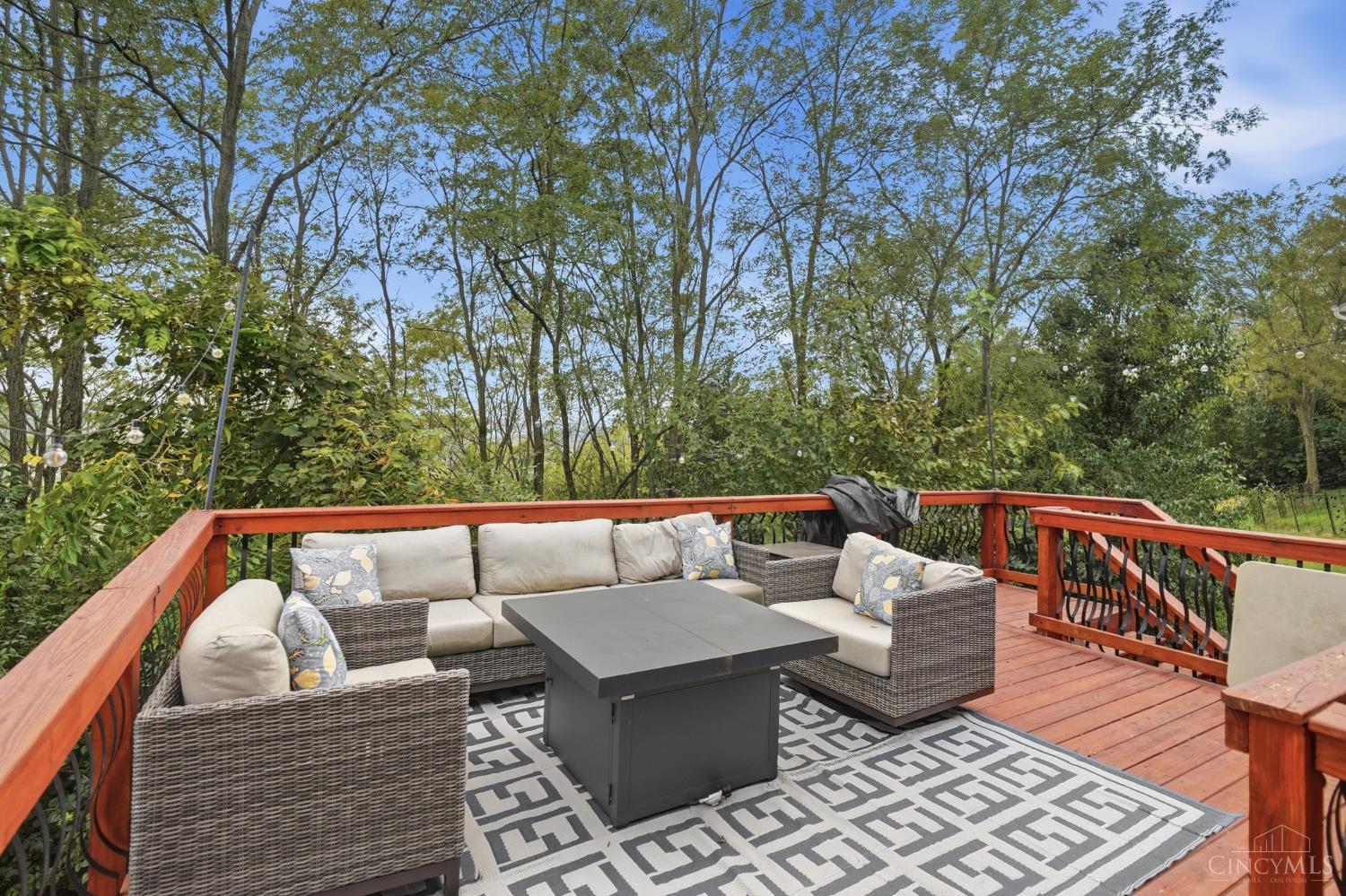7477 Hunters Creek Lane