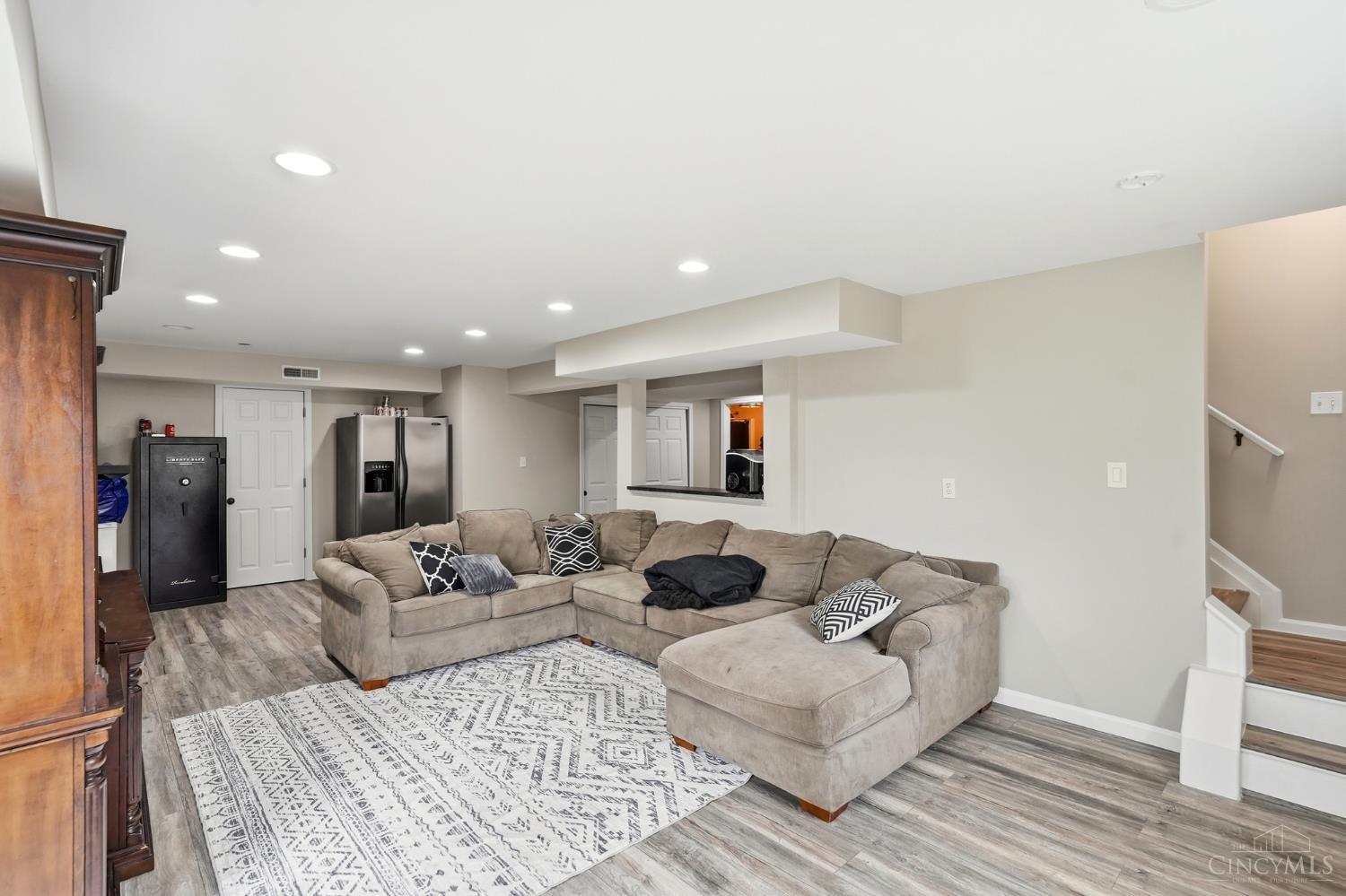 7477 Hunters Creek Lane