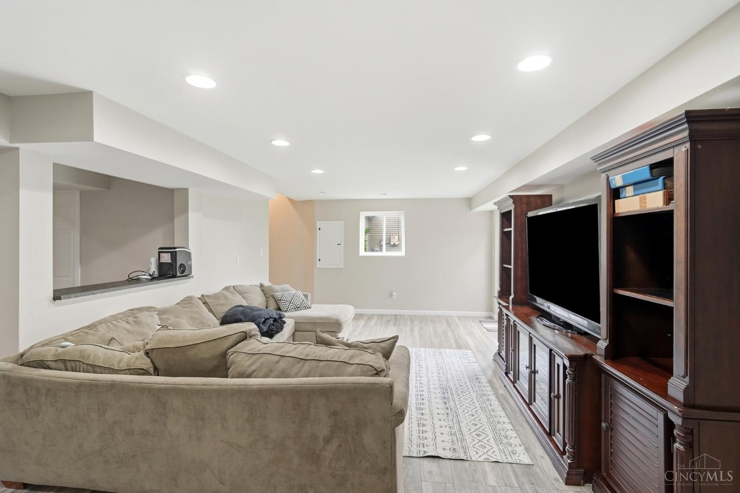 7477 Hunters Creek Lane