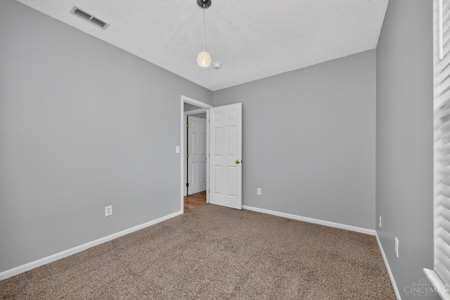 387 Hartford Court