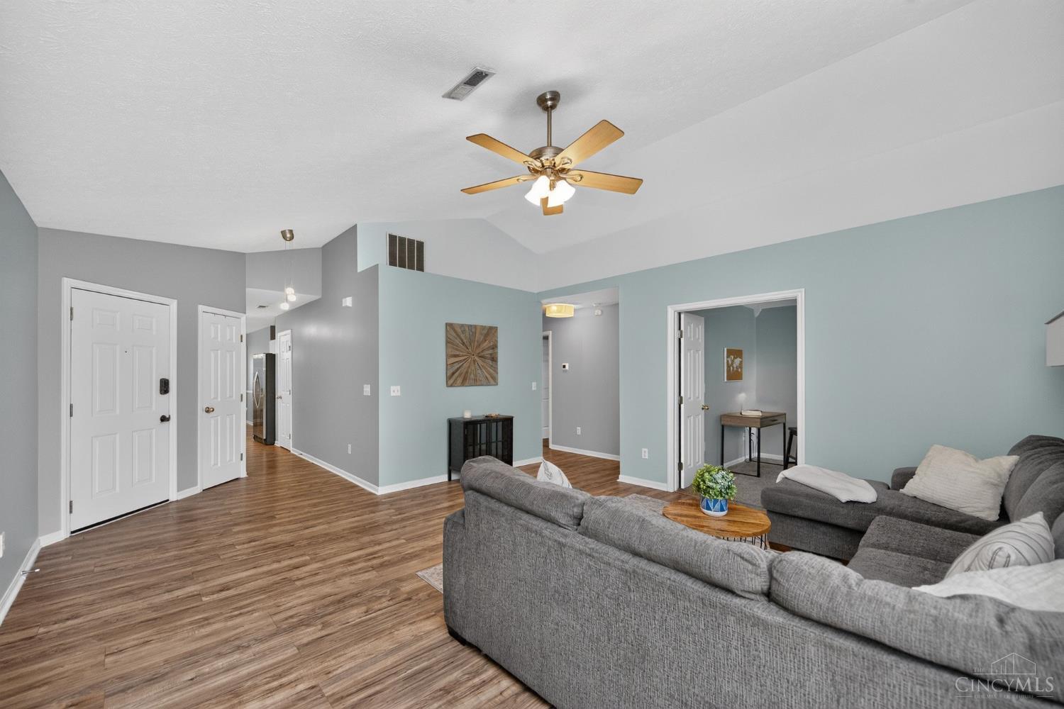 387 Hartford Court