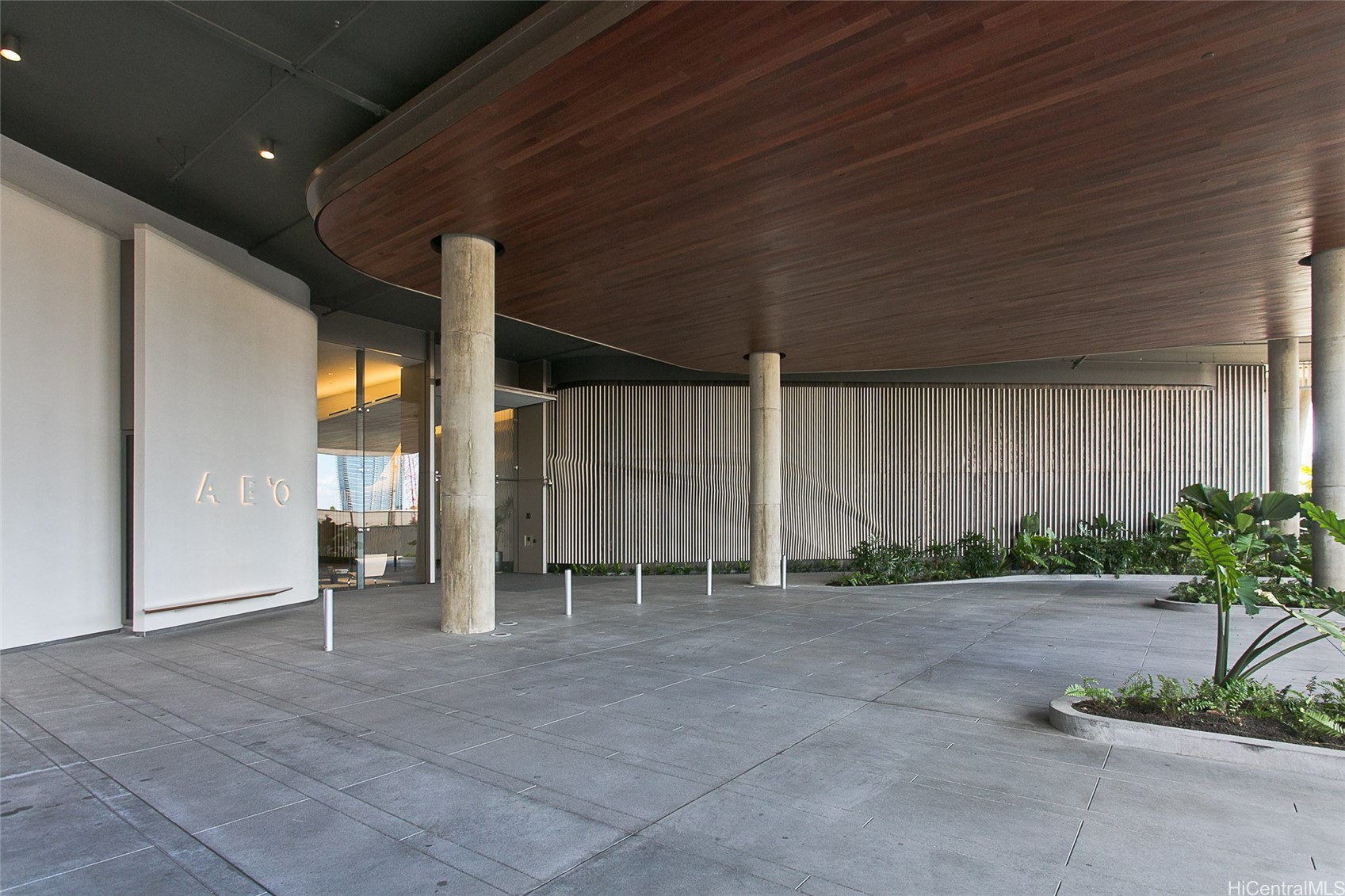 1001 Queen Street 1515