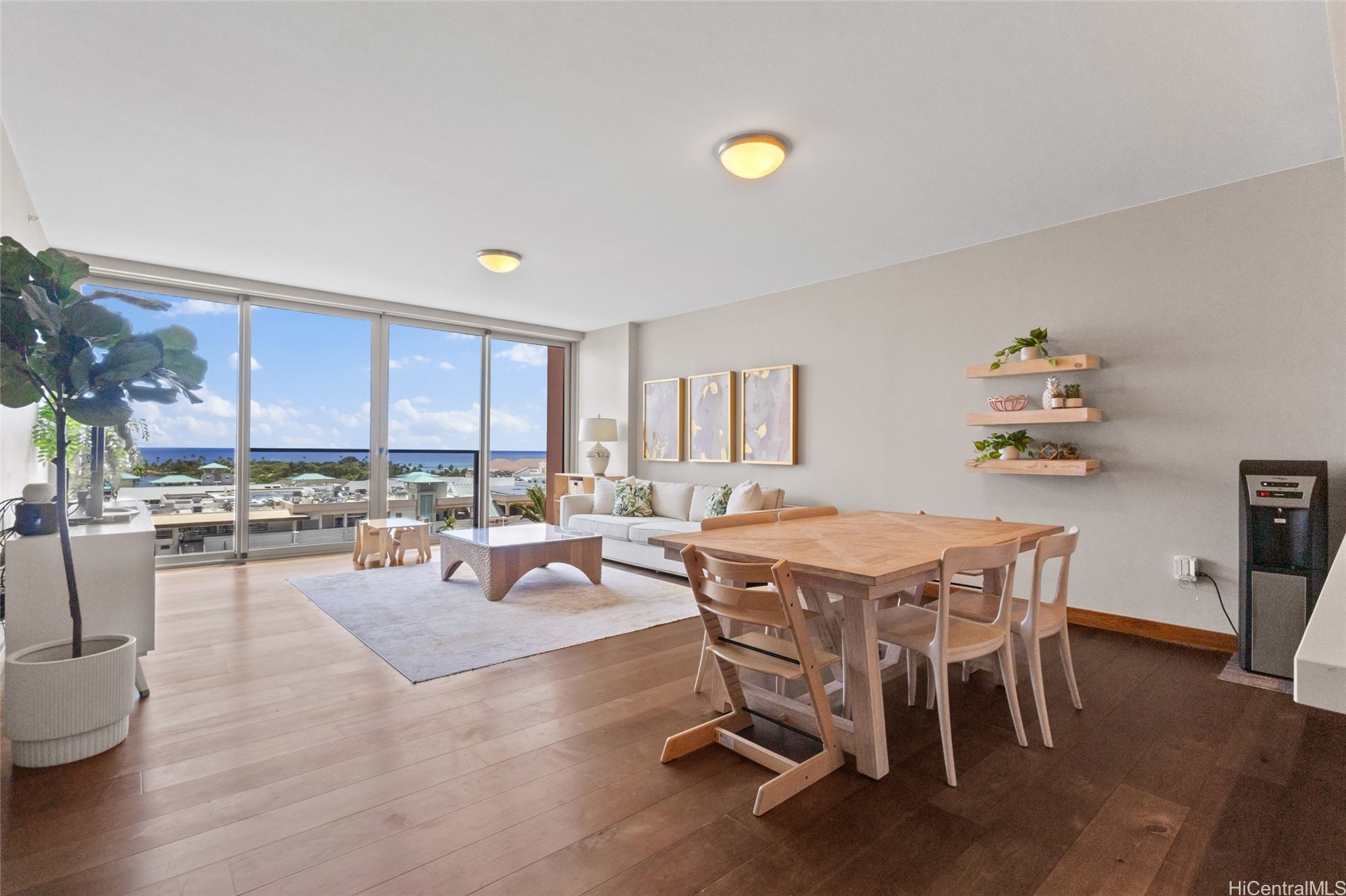1555 Kapiolani Boulevard 1000