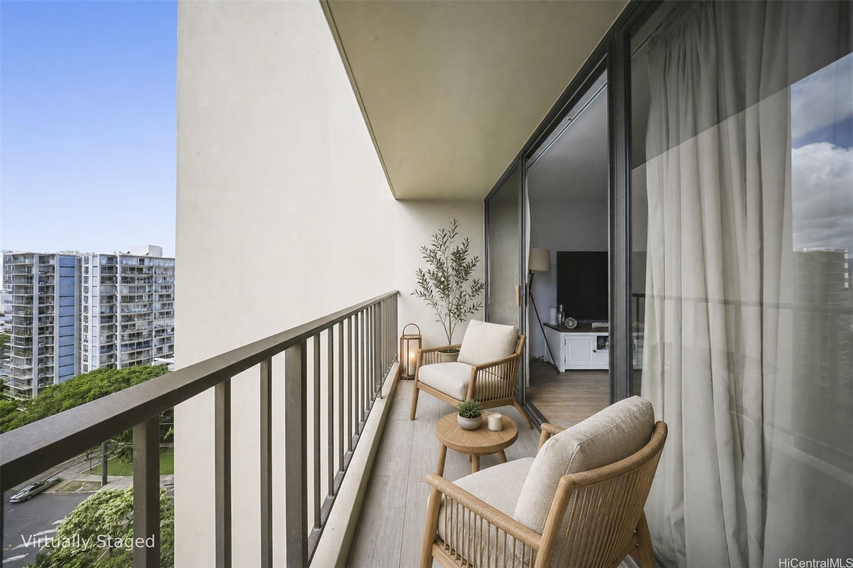 411 Hobron Lane 1408
