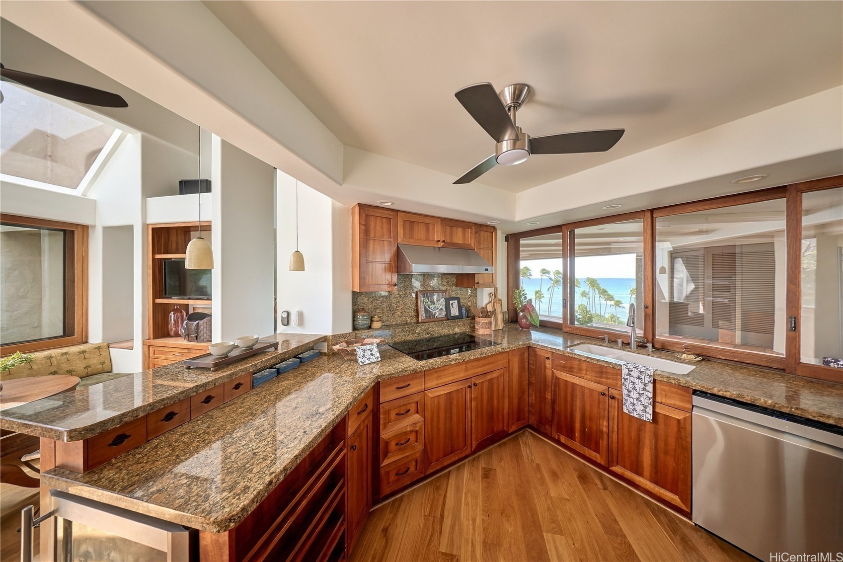 3210 Diamond Head Road 4