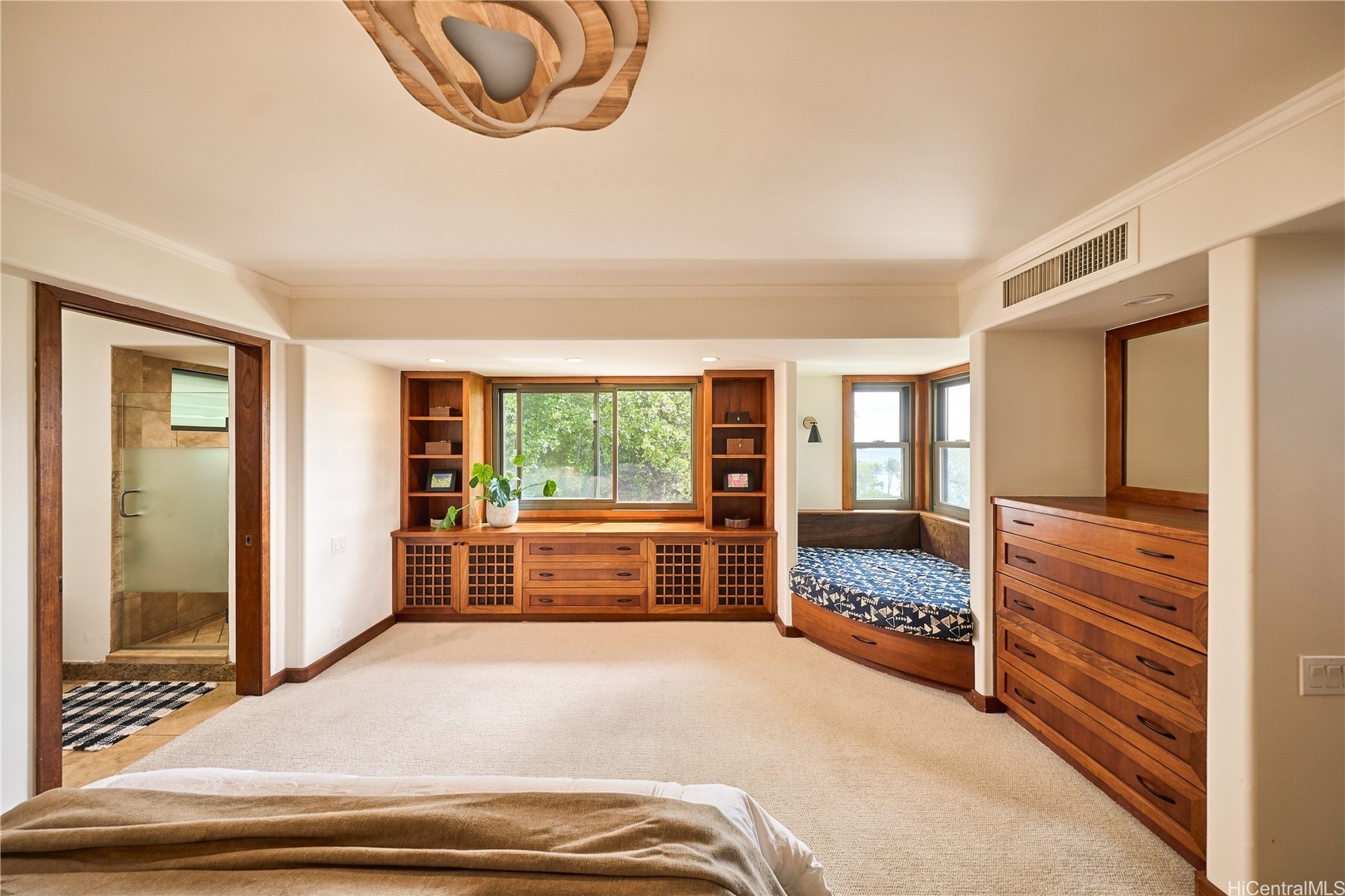 3210 Diamond Head Road 4