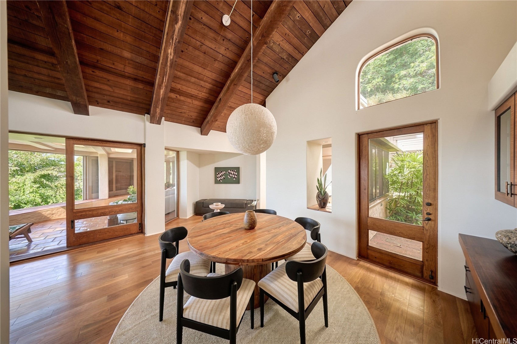 3210 Diamond Head Road 4