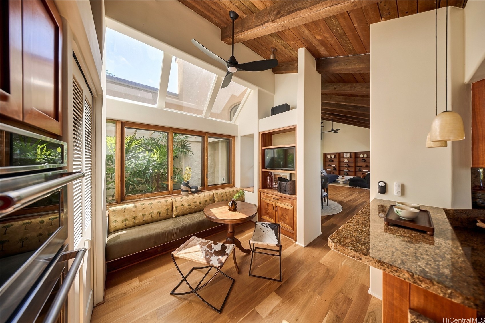 3210 Diamond Head Road 4